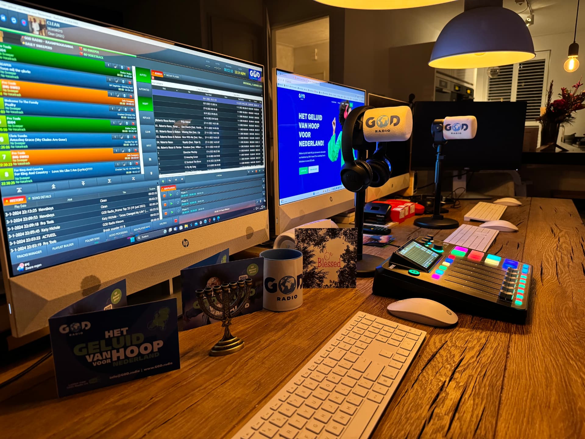 De studio van GOD Radio